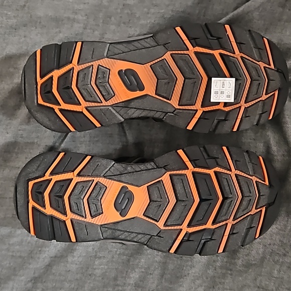 Skechers slip on sandles - Picture 3 of 4